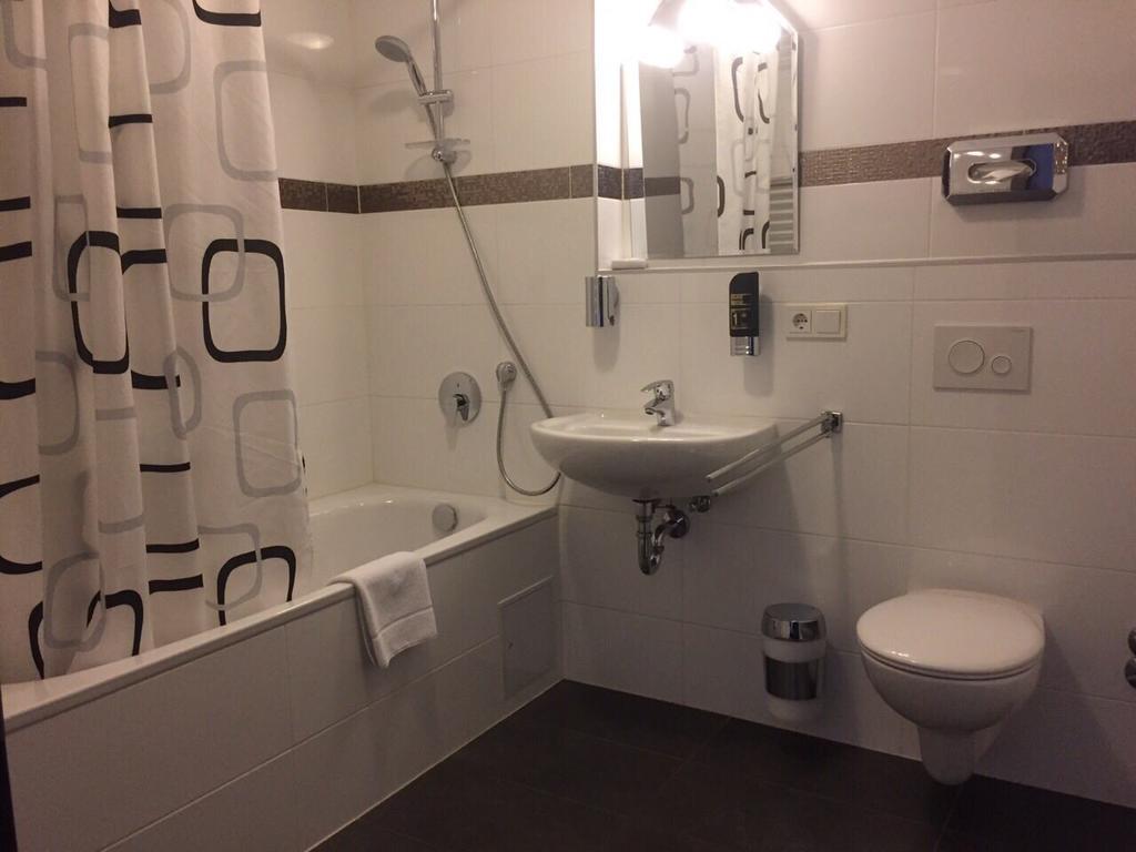 Hotel Monte Cristo Offenbach am Main Bagian luar foto