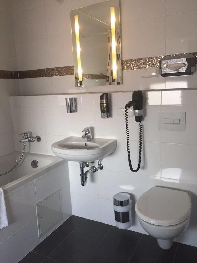 Hotel Monte Cristo Offenbach am Main Bagian luar foto